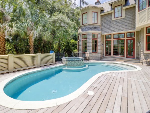 Sea Pines Treasure steps to the beach