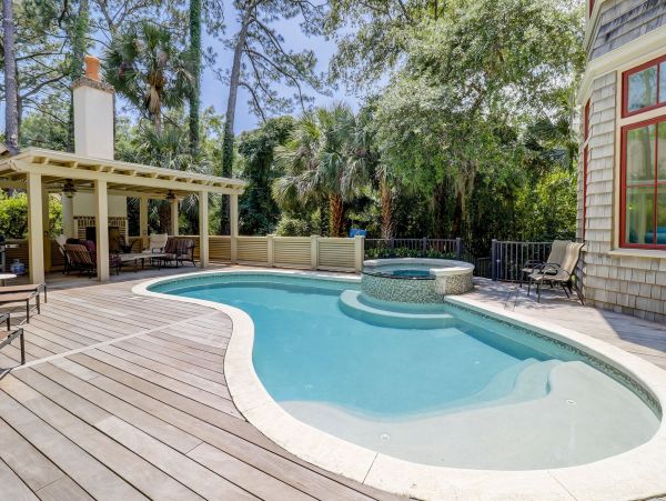 Sea Pines Treasure steps to the beach
