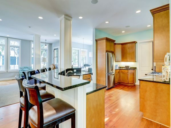 Hilton Head Six Bedroom Luxury Vacation Residence- 100 Steps to Beach