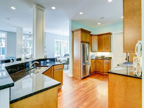Hilton Head Six Bedroom Luxury Vacation Residence- 100 Steps to Beach
