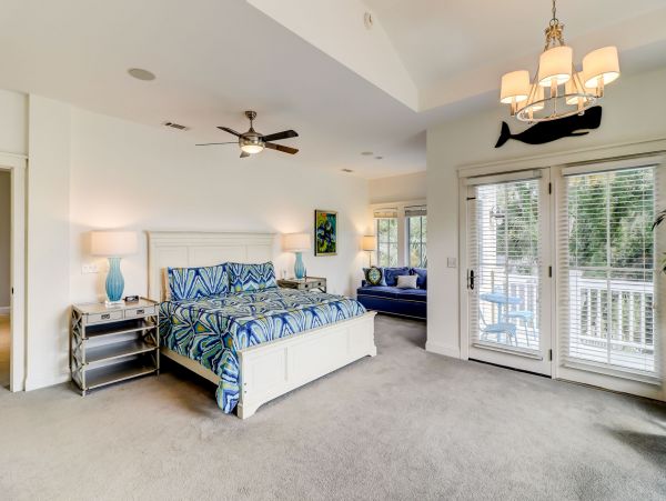 Hilton Head Six Bedroom Luxury Vacation Residence- 100 Steps to Beach