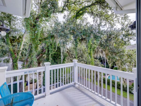 Hilton Head Six Bedroom Luxury Vacation Residence- 100 Steps to Beach