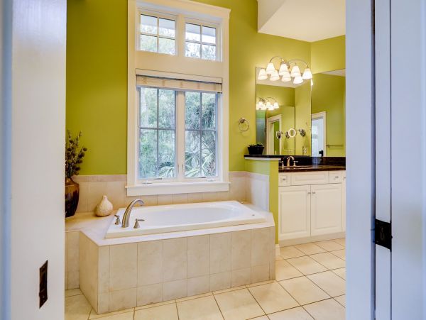 Hilton Head Six Bedroom Luxury Vacation Residence- 100 Steps to Beach