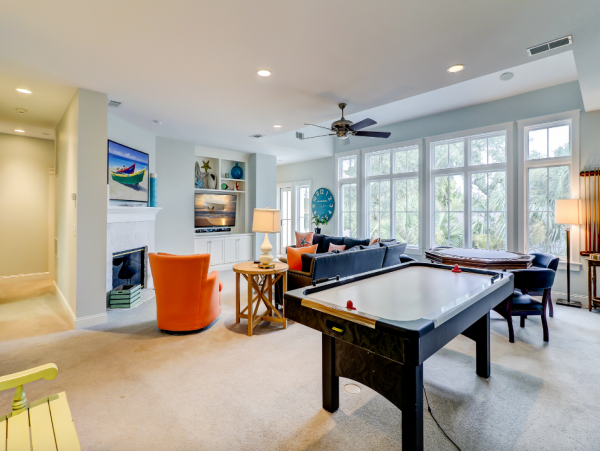 Hilton Head Six Bedroom Luxury Vacation Residence- 100 Steps to Beach