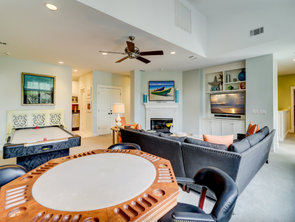 Hilton Head Six Bedroom Luxury Vacation Residence- 100 Steps to Beach