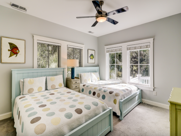 Hilton Head Six Bedroom Luxury Vacation Residence- 100 Steps to Beach
