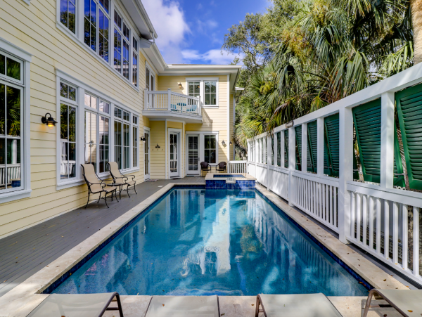 Hilton Head Six Bedroom Luxury Vacation Residence- 100 Steps to Beach