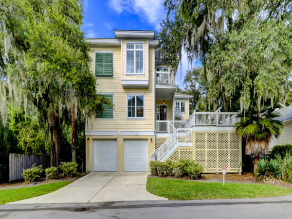 Hilton Head Six Bedroom Luxury Vacation Residence- 100 Steps to Beach
