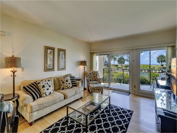 Oceanfront Vacation Rental 2 Bedrooms On the First Floor
