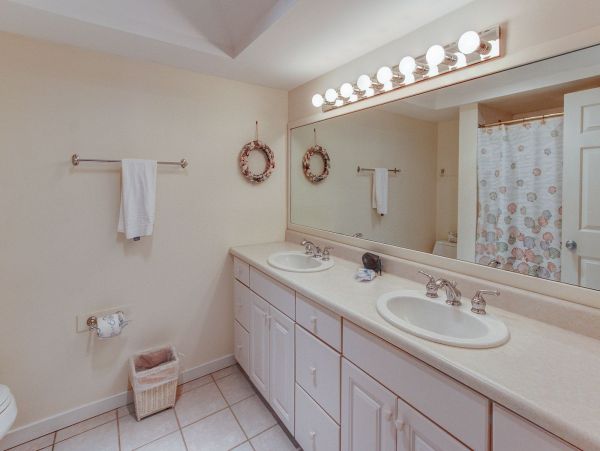 Oceanfront Vacation Rental 2 Bedrooms On the First Floor