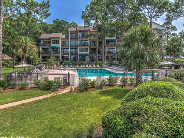 Oceanfront Vacation Rental 2 Bedrooms On the First Floor