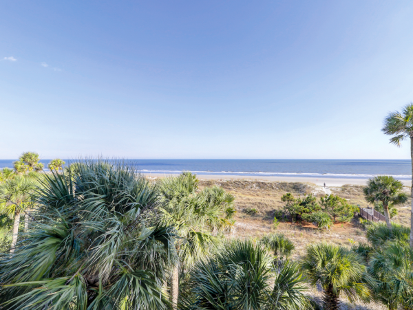 Beachfront 2 Bedroom Vacation Condo in Hilton Head