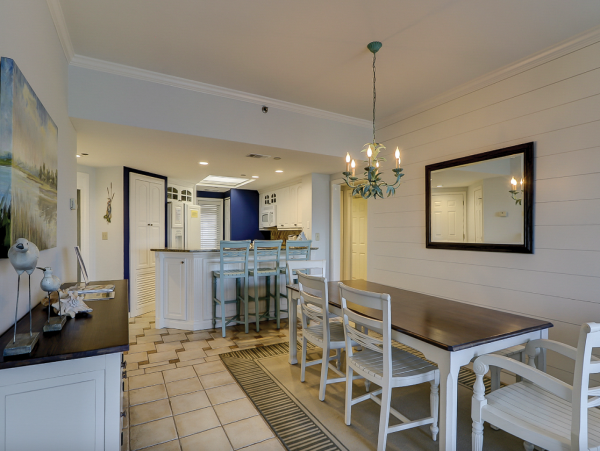 Beachfront 2 Bedroom Vacation Condo in Hilton Head