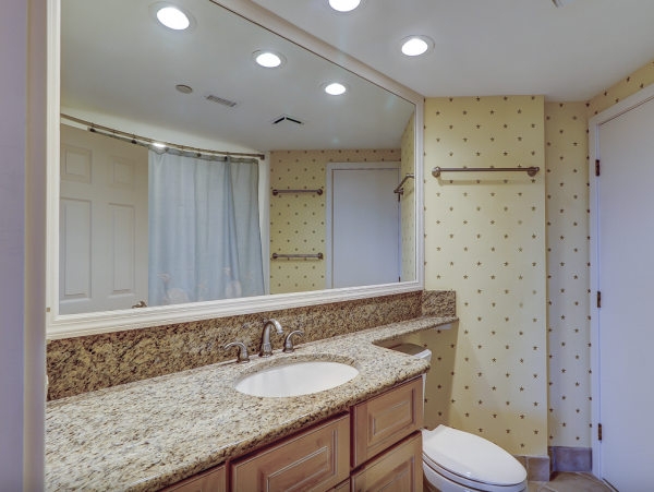 Beachfront 2 Bedroom Vacation Condo in Hilton Head