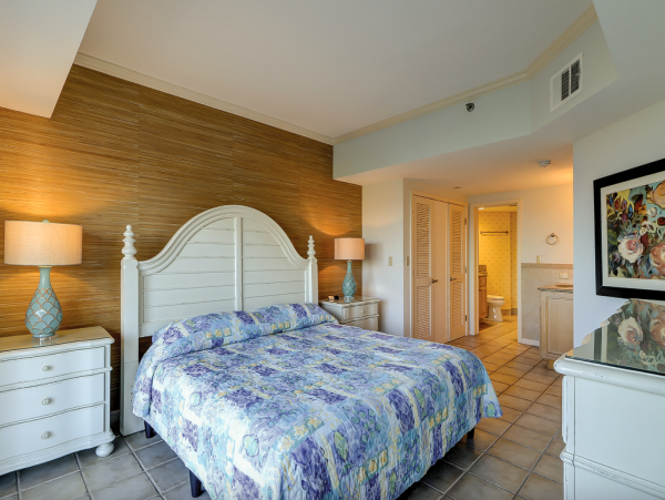 Beachfront 2 Bedroom Vacation Condo in Hilton Head