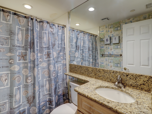Beachfront 2 Bedroom Vacation Condo in Hilton Head