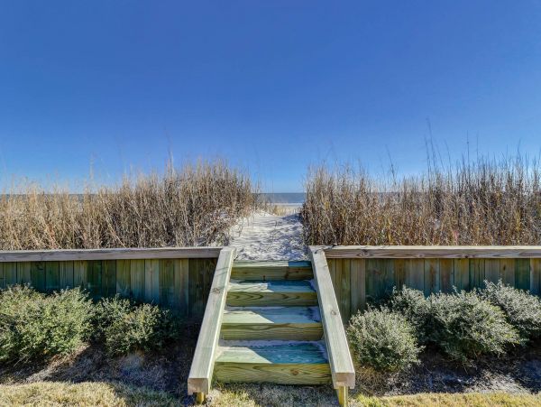 On Beach Vacation Home Five Bedroom in Hilton Head