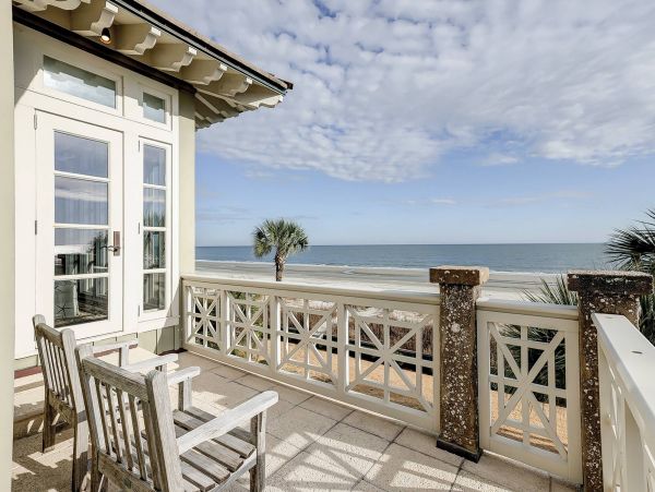 On Beach Vacation Home Five Bedroom in Hilton Head