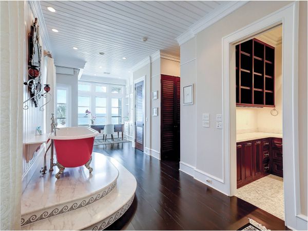On Beach Vacation Home Five Bedroom in Hilton Head