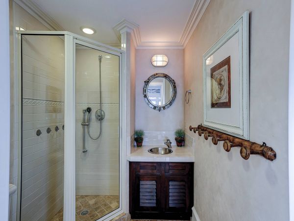 On Beach Vacation Home Five Bedroom in Hilton Head