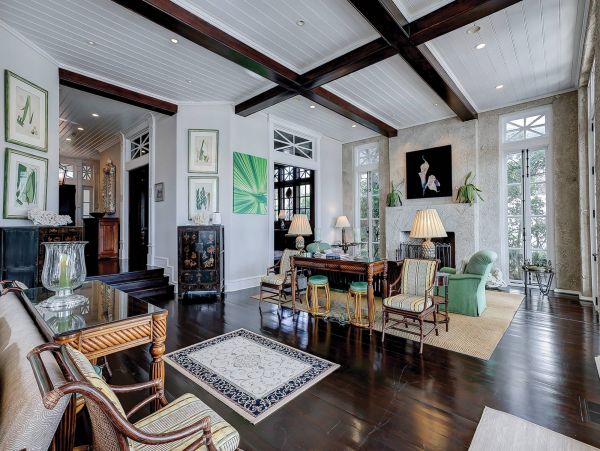 On Beach Vacation Home Five Bedroom in Hilton Head