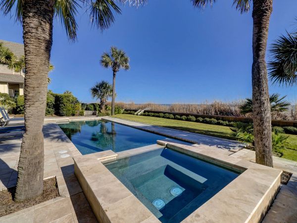 On Beach Vacation Home Five Bedroom in Hilton Head