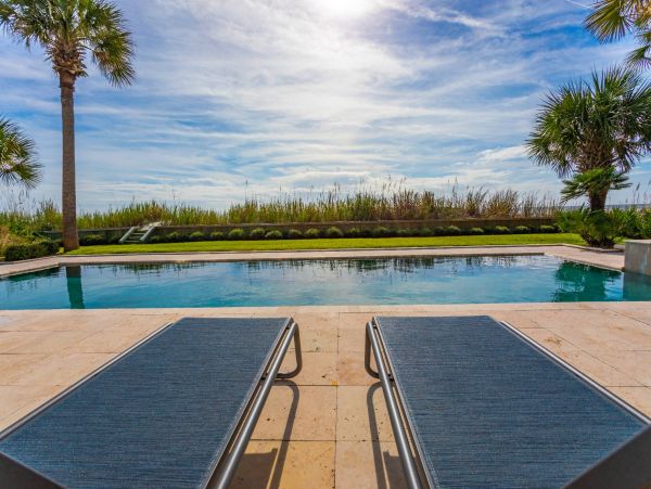 On Beach Vacation Home Five Bedroom in Hilton Head