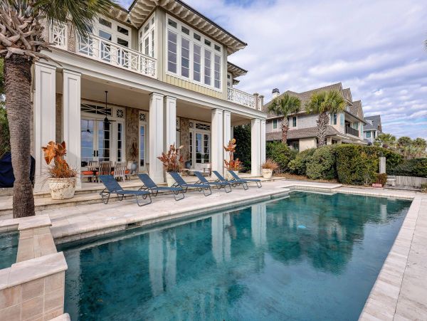 On Beach Vacation Home Five Bedroom in Hilton Head