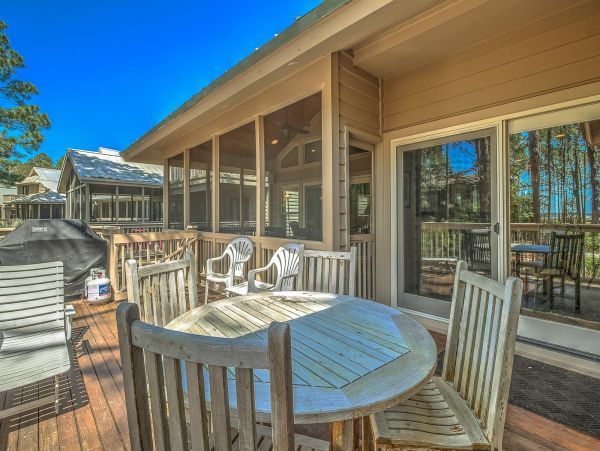 Hilton Head Five Bedroom Home Short Sandy Stroll to the Beach