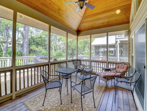 Hilton Head Five Bedroom Home Short Sandy Stroll to the Beach