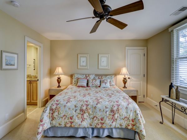 Hilton Head Five Bedroom Home Short Sandy Stroll to the Beach