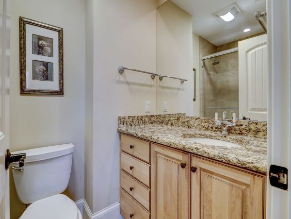 Hilton Head Five Bedroom Home Short Sandy Stroll to the Beach