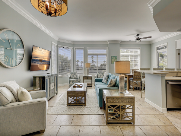 Stunning Three Bedroom Vacation Condo/Villa Chic Residence