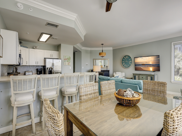 Stunning Three Bedroom Vacation Condo/Villa Chic Residence