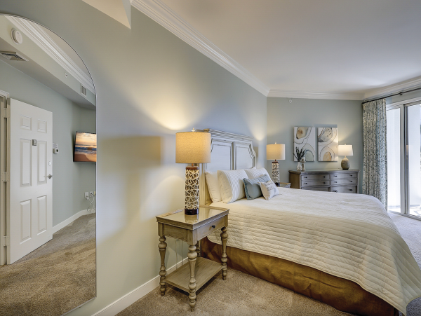 Stunning Three Bedroom Vacation Condo/Villa Chic Residence