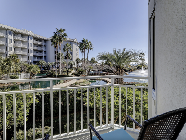 Stunning Three Bedroom Vacation Condo/Villa Chic Residence
