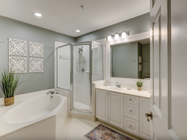 Stunning Three Bedroom Vacation Condo/Villa Chic Residence