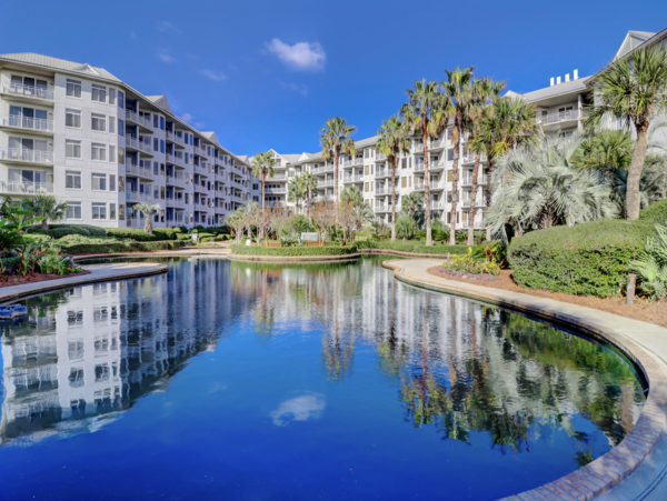 Stunning Three Bedroom Vacation Condo/Villa Chic Residence