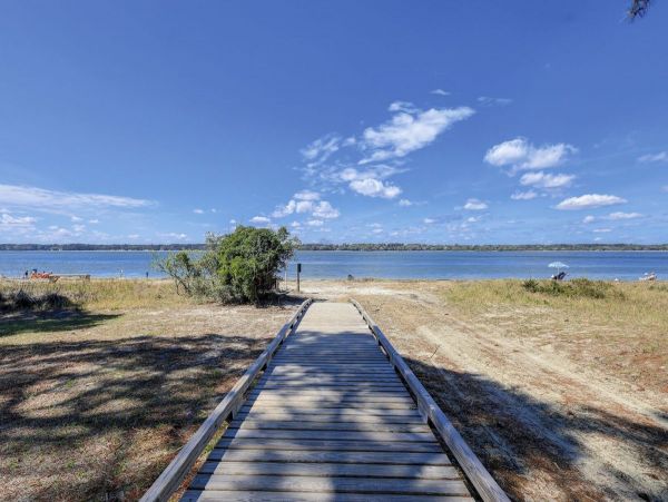 Hilton Head Two Bedroom Vacation Villa Walk to Beach