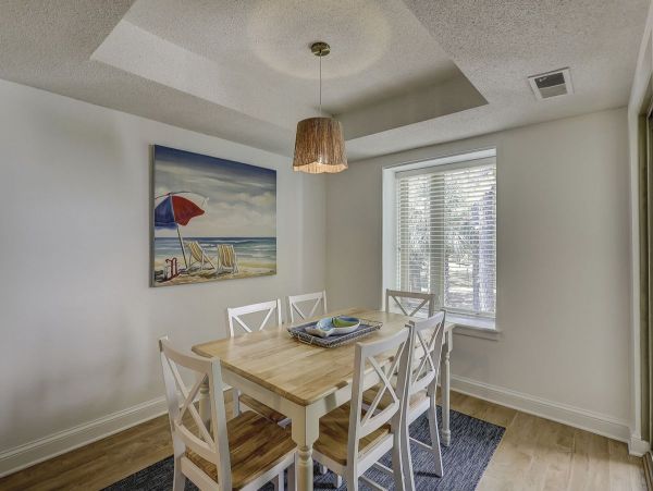Hilton Head Two Bedroom Vacation Villa Walk to Beach