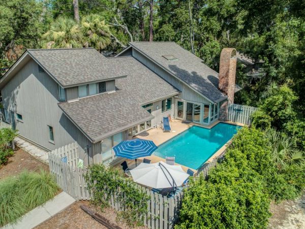 Coastal-Chic 5 Bedroom Home with Private Pool