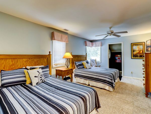 Coastal-Chic 5 Bedroom Home with Private Pool