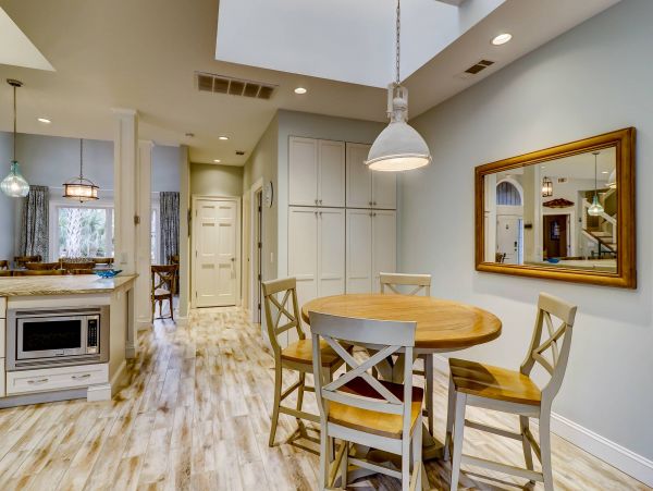 Coastal-Chic 5 Bedroom Home with Private Pool