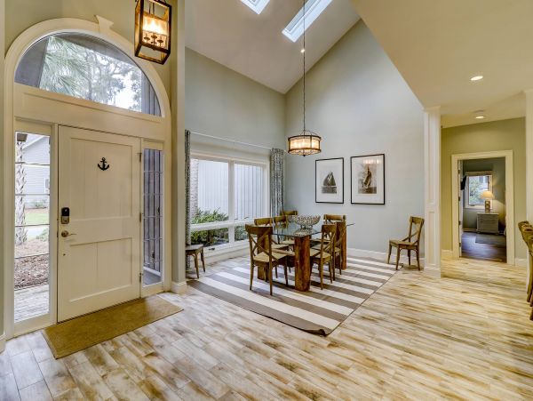 Coastal-Chic 5 Bedroom Home with Private Pool