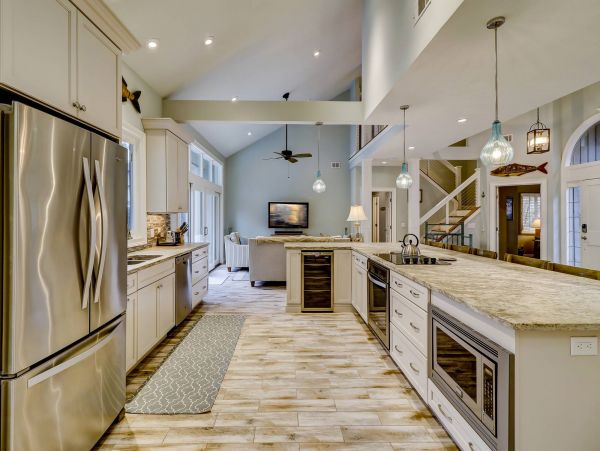 Coastal-Chic 5 Bedroom Home with Private Pool