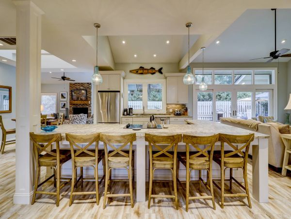 Coastal-Chic 5 Bedroom Home with Private Pool