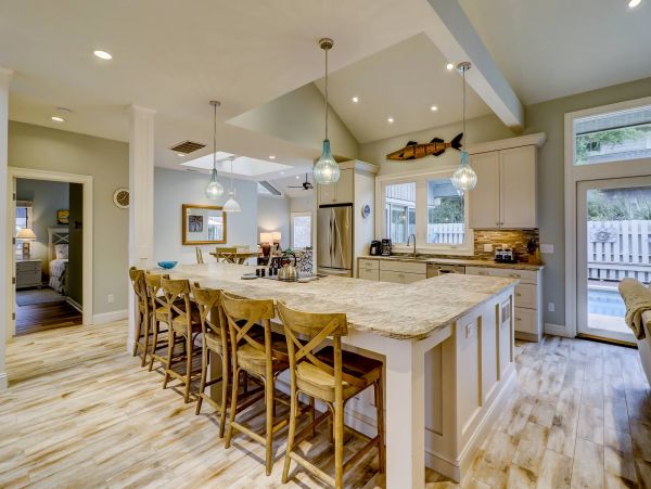 Coastal-Chic 5 Bedroom Home with Private Pool