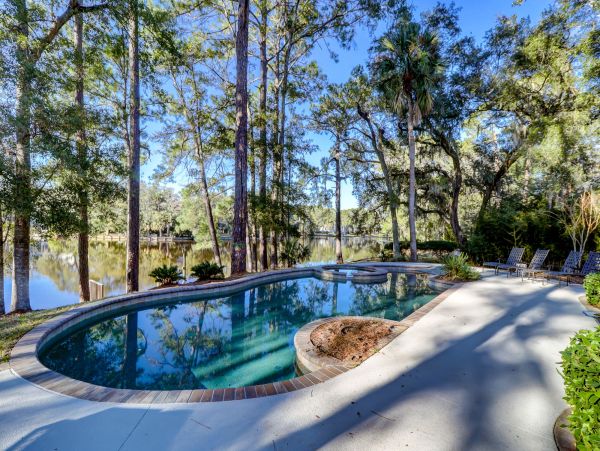 Hilton Head Vacation Pool Home Five Bedroom Walk to Beach