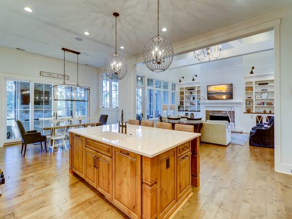 Hilton Head Vacation Pool Home Five Bedroom Walk to Beach