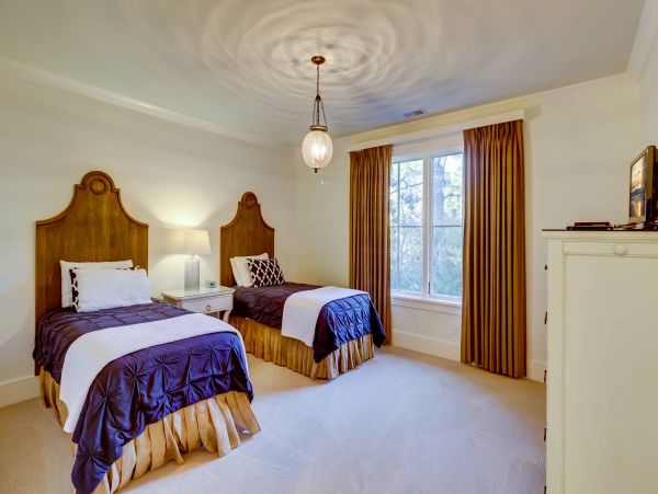 Hilton Head Vacation Pool Home Five Bedroom Walk to Beach